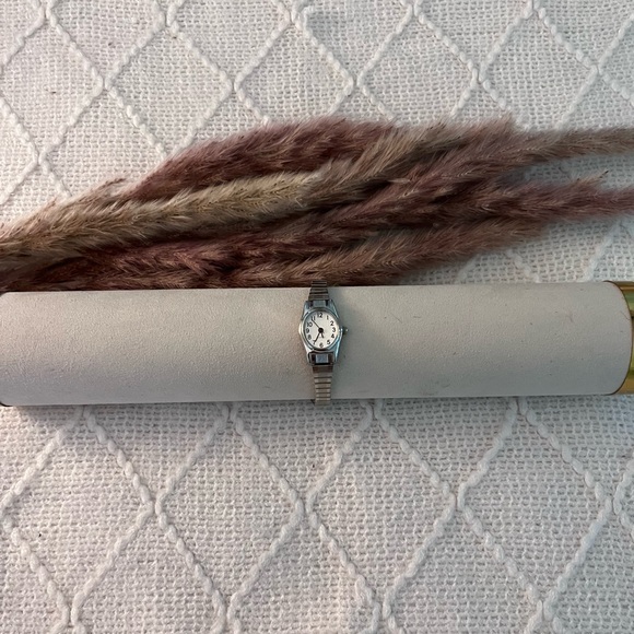 Accessories - Vintage Silver Quartz Bracelet Watch‎